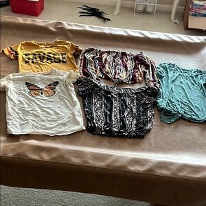 juniors Med Tops in different styles